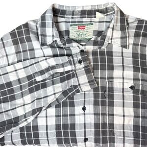 Vintage Levi's Plaid Button Down Shirt Mens XL Grey White Modern Authentics